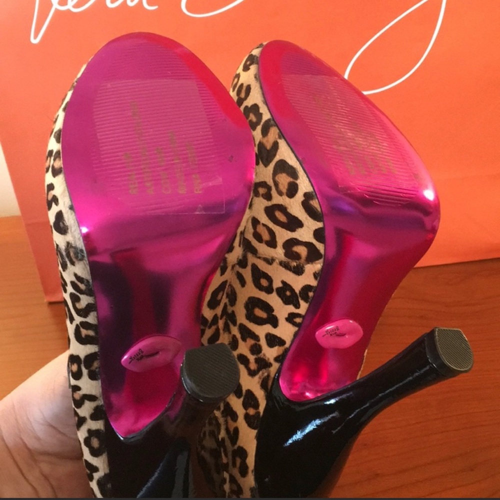 ⭐️BETSEY JOHNSON COW HAIR HEELS 💯AUTHENTIC - Picture 7 of 9